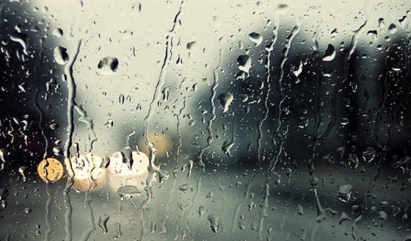 بارش باران در گیلان/ دمای هوا ۴ تا ۸ درجه کاهش می یابد