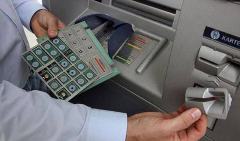 شهروندان مراقب کلاهبرداری با اسکیمرها و کپی کارت بانکی باشند