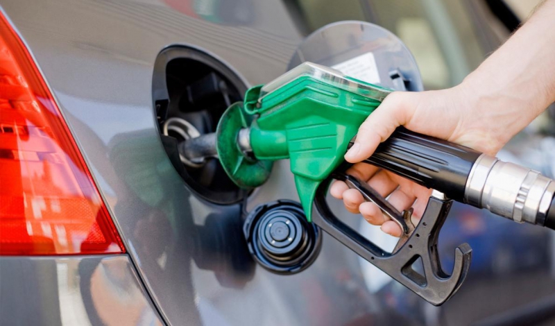 سهمیه بندی بنزین؛ تصمیم شورای اقتصادی سران سه قوه