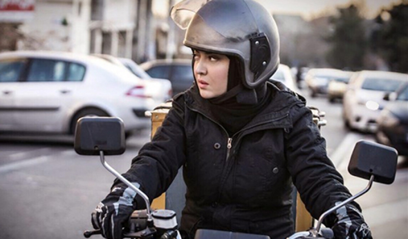 دعوت فراکسیون زنان از نیروی انتظامی برای بررسی موضوع موتورسواری زنان