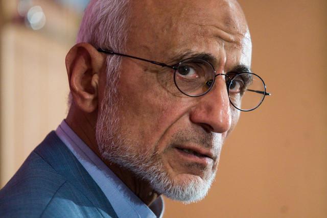 صدماتی که خودمان به انقلاب می زنیم خیلی بیشتر از صدمات ترامپ است