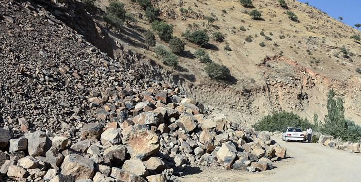 سقوط سنگ و تخریب ۸ خانه در پیت سرا سوادکوه