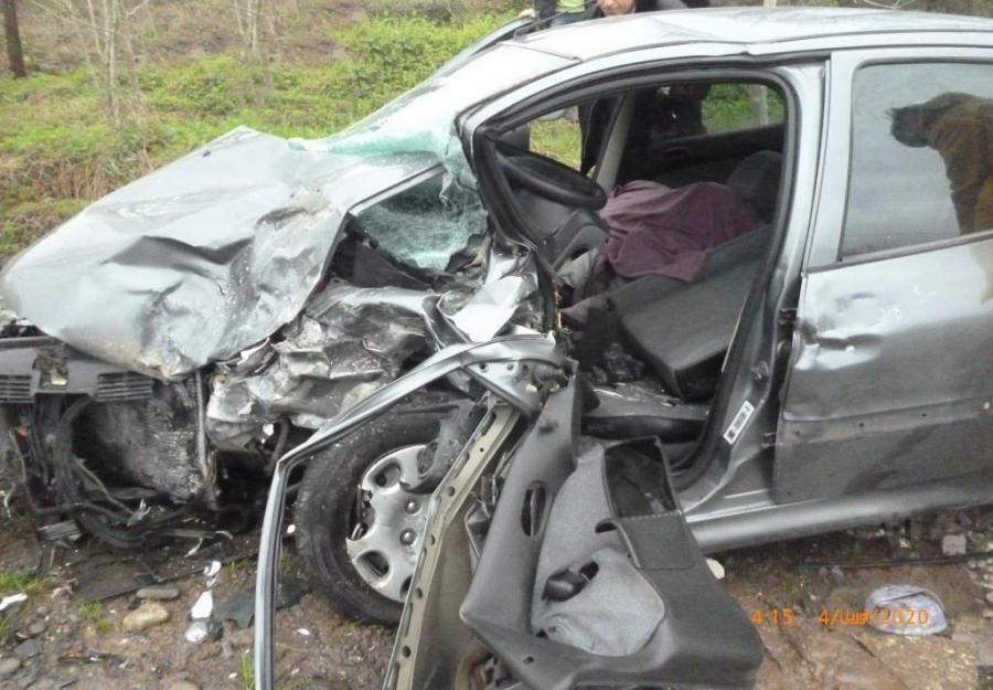  مرگ یک راننده جوان در تصادف ۲۰۶ با کامیون