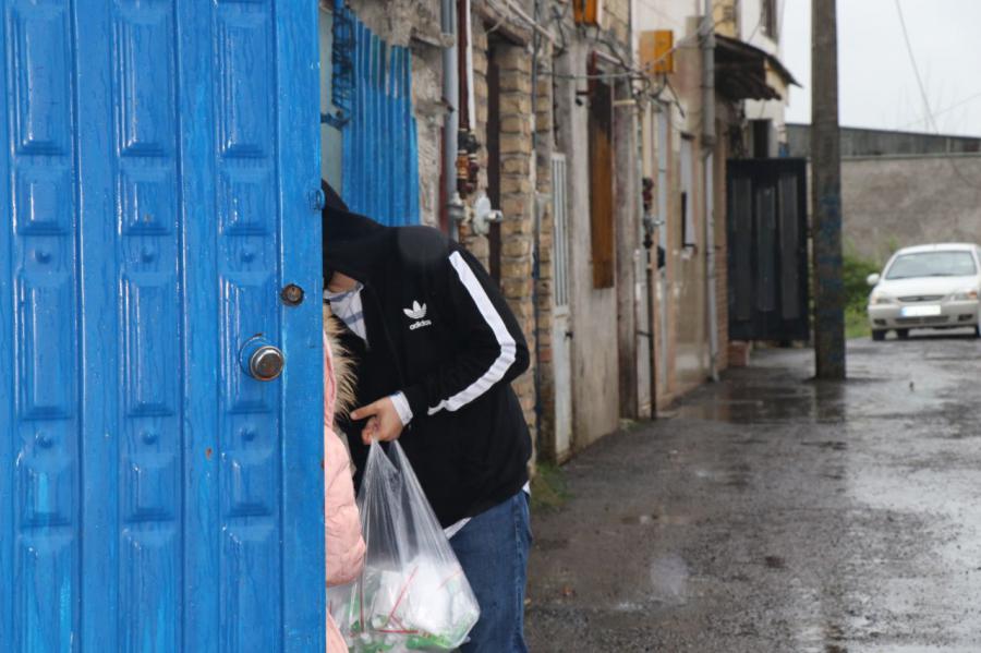 هزار بسته بهداشتی در بین خانواده های مناطق محروم رشت توزیع شد