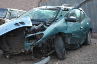 برخورد مرگبار خودروی سواری با دیوار در انزلی