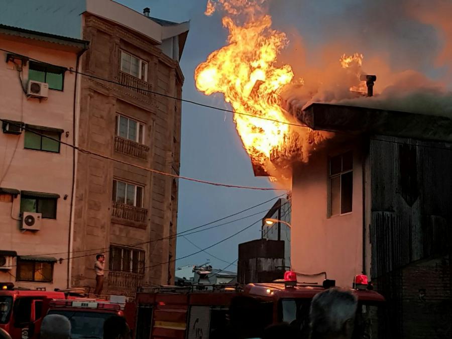آتش سوزی در محله علی آباد رشت مهار شد