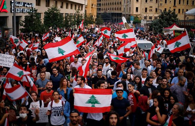 اعتراضات مردم به نتیجه رسید / دولت لبنان رسما استعفا می کند
