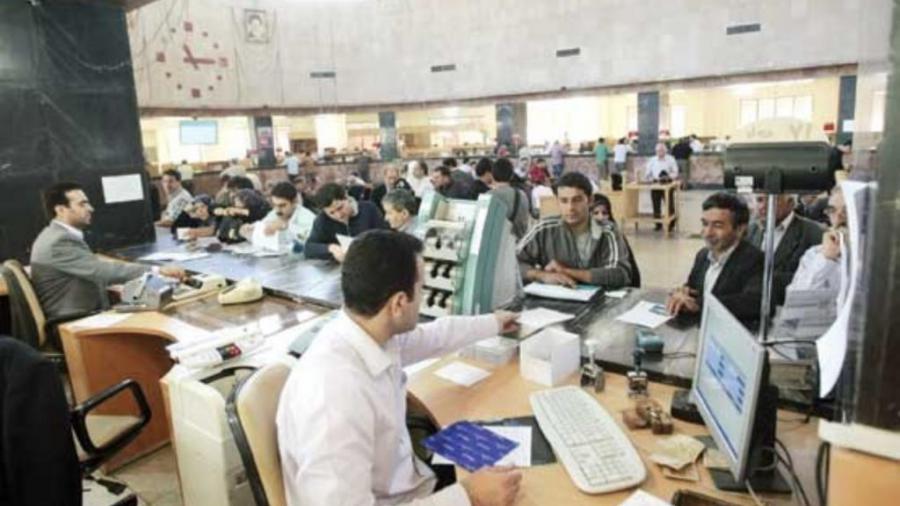 کارمندان قراردادی ۲۰ درصد کمتر از کارمندان رسمی حقوق دریافت می کنند