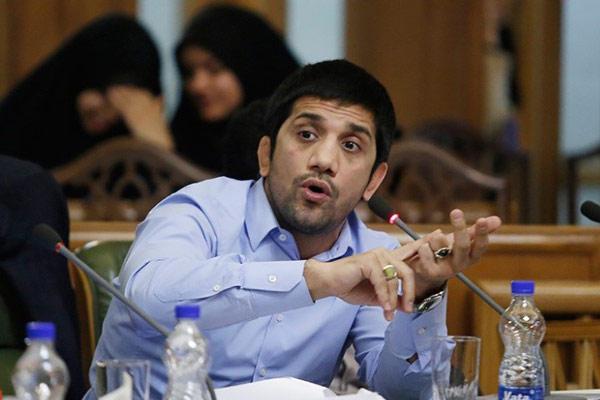 انتقاد علیرضا دبیر از صداوسیما و قرارداد ویلموتس