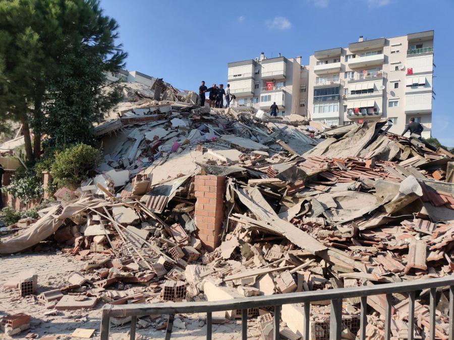 زلزله  ترکیه تاکنون ۴ کشته و دست کم ۱۲۰ مصدوم بر جای گذاشته است