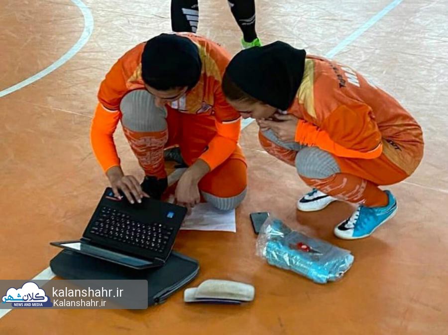 امتحان آنلاین نسرین قمی حین برگزاری لیگ برتر فوتسال