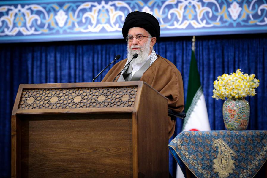 رهبر انقلاب اسلامی سال ۱۴۰۰ را سال «تولید؛ پشتیبانی ها، مانع زدایی ها» نامگذاری کردند