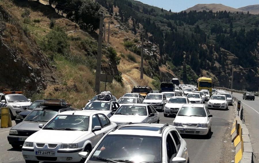 آزادراه قزوین - رشت با ترافیک سنگینی روبرو است
