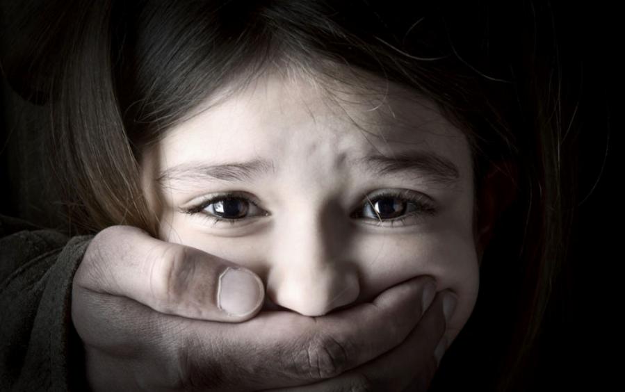 «تشدید مجازات پدر در صورت قتل فرزند» با ایجاد محدودیت در اعمال حق پدری و برخی حقوق