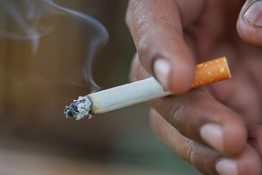 آیا مصرف سیگار بر مرگ و میر ناشی از کرونا موثر است؟