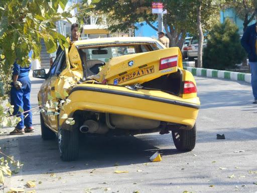 ۶ مصدوم در حادثه واژگونی تاکسی در آستارا