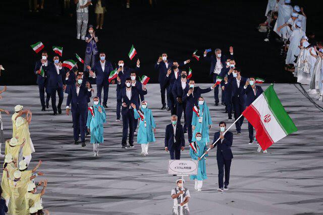 رژه کاروان ایران در المپیک با همان لباس های جنجالی