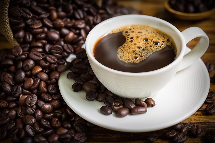 یک فنجان قهوه چه مدت انسان را بیدار نگه می دارد؟