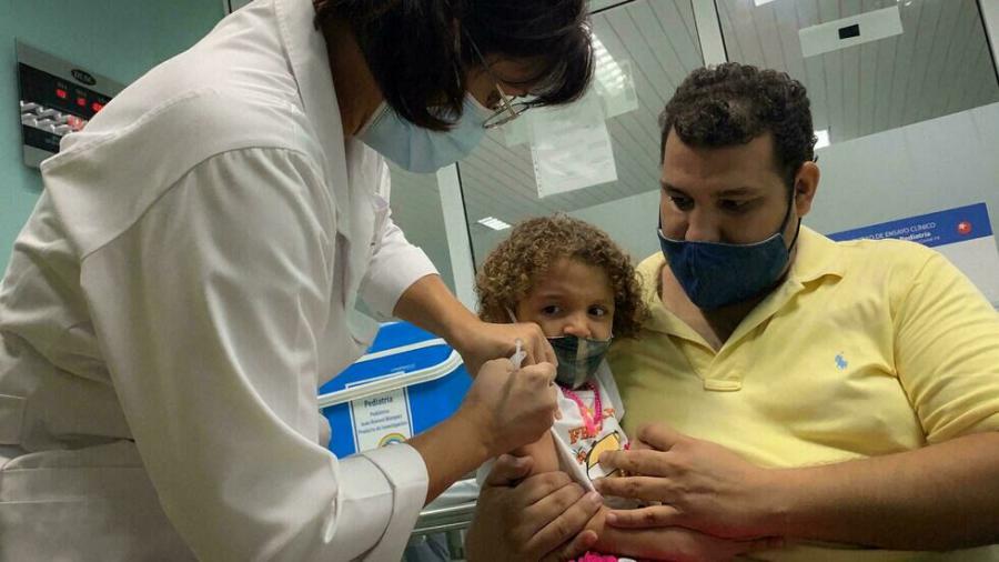 آغاز واکسیناسیون کودکان در کوبا به عنوان اولین کشور