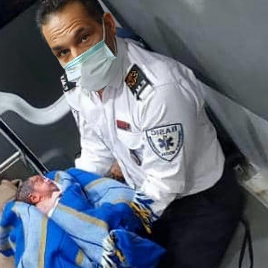 تولد نوزاد عجول با کمک نیرو های اورژانس در رودسر