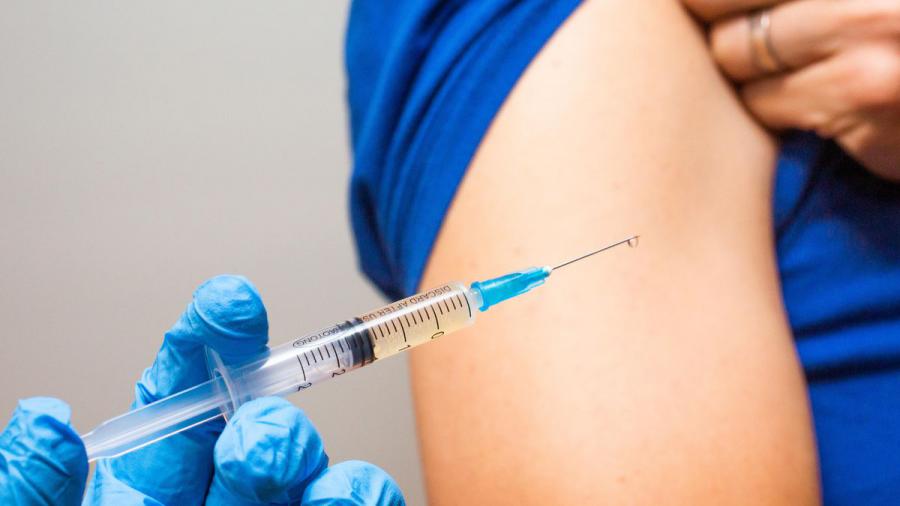 بیش از ۵۰ درصد جمعیت بالای ۱۸ سال گیلان نوبت اول واکسن را دریافت کردند