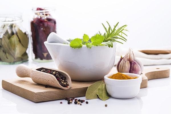 با استفاده از این ۱۲ گیاه به صورت طبیعی لاغر شوید