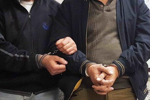 بازداشت ۲ نفر که در حال دستکاری تلویزیون شهری گلسار رشت بودند