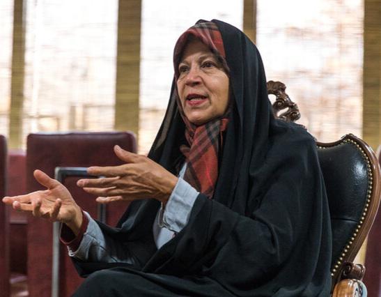 فائزه هاشمی بعد از ۲ سال به صورت مشروط از زندان آزاد شد