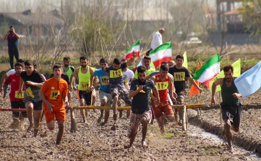  مسابقه چِل نوردی در آستانه اشرفیه برگزار شد