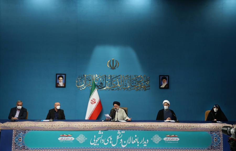 ارز ۴۲۰۰ تومانی باید تا حصول اطمینان از اینکه مشکلی پیش نمی آید، ادامه یابد
