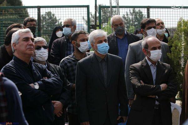 گوشی وزیر ورزش را هم دزدیدند 
