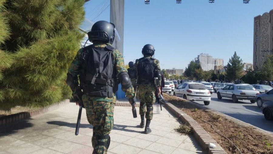 لایحه دولت برای اعطای حق استفاده از سلاح به ماموران امنیتی در «راهپیمایی های غیرقانونی مسلحانه»