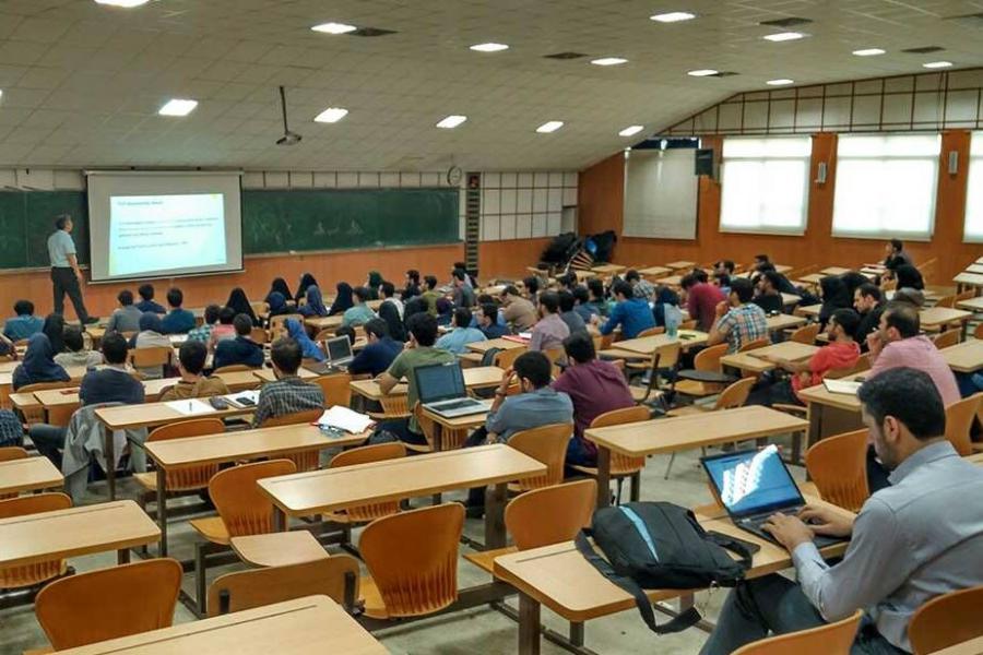 بیش از یک میلیون از بیکاران کشور فارغ التحصیلان دانشگاهی هستند