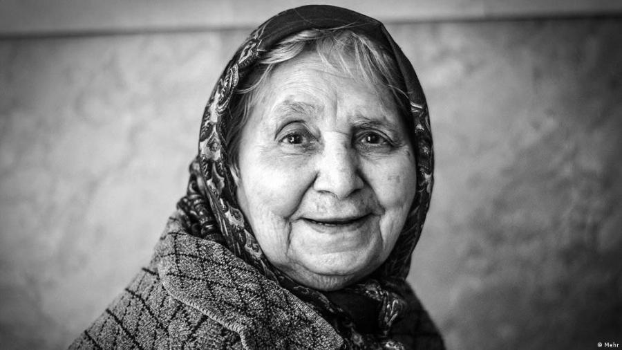 زنان سالمند «تنها» ۴ برابر مردان