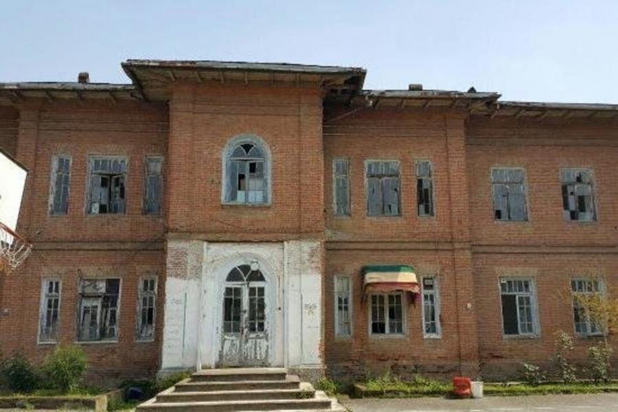 مدرسه تاریخی فروغ رشت؛ دورهمی دانش آموختگان چند نسل