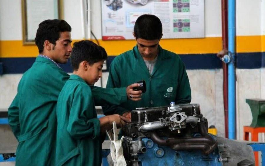 تنها راه خوشبختی جوانان رفتن به دانشگاه نیست!