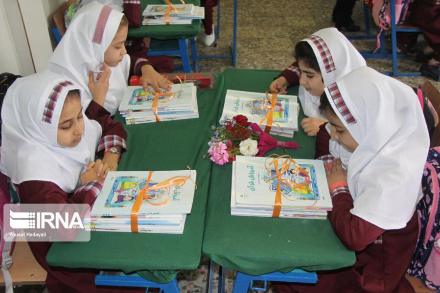 ثبت سفارش کتاب مبتنی بر ثبت نام در مدارس است/نام نویسی۹۲ درصد در سامانه کتب درسی