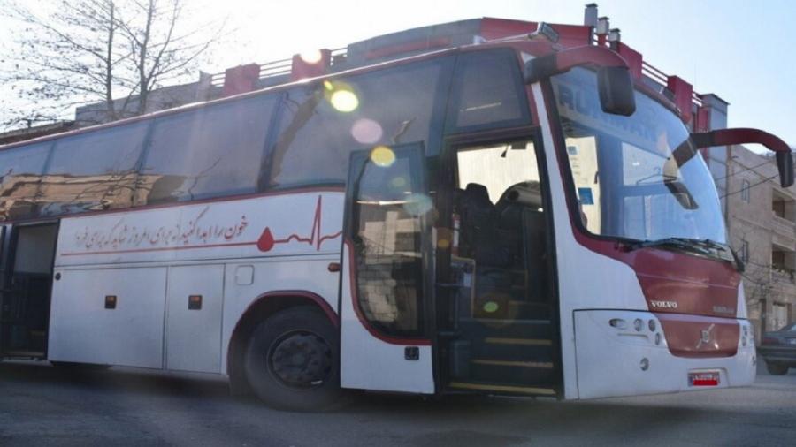 آسیب به اتوبوس انتقال خون درجریان اعتراضات خیابانی رشت/فیلم