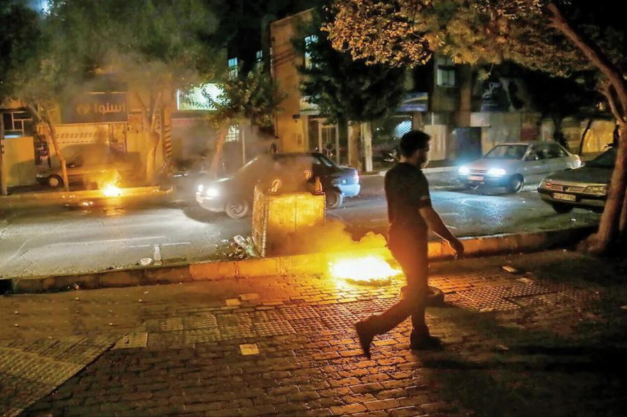 روزنامه دولت: تا امروز هیچ معترضی کشته نشده