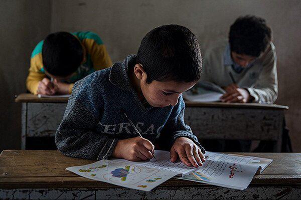 فائزی:تعداد دانش آموزان گیلانی که کتاب ندارند اندک است