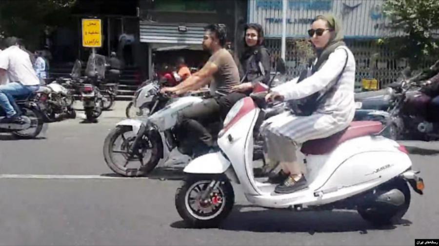 رانندگی با موتورسیکلت برقی برای زنان گیلانی ممنوع است