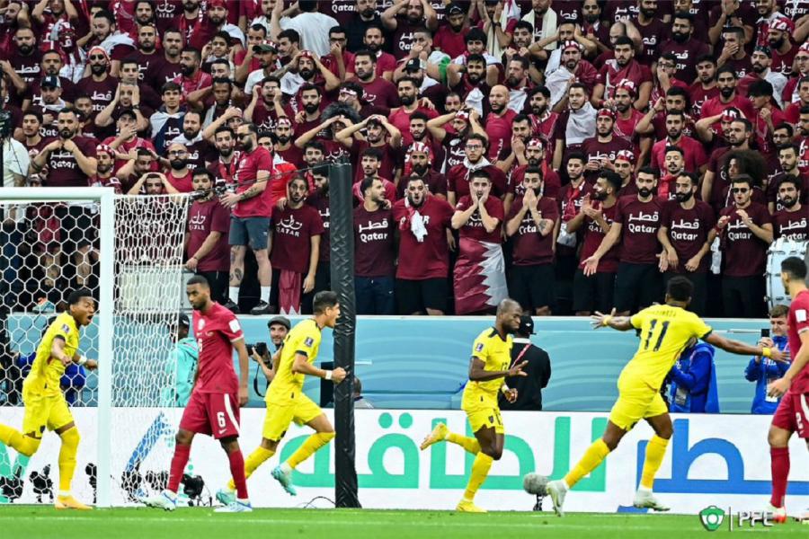 شکست میزبان در دیدار افتتاحیه جام جهانی