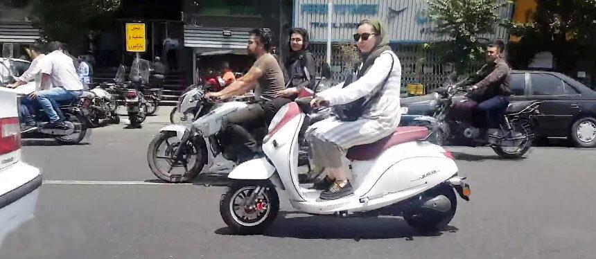 خانم‌ها تمایل زیادی برای خرید موتورسیکلت برقی نشان داده‌اند