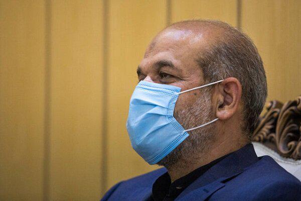  از دیدگاه های اساتید دانشگاه استفاده می کنیم