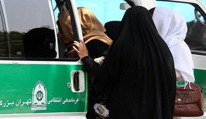 برهنگی، بی عفتی، بی حجابی و بدپوششی به عنوان جرم تلقی شده / موضوع حجاب یکی از ملاک های استخدام در دستگاه های دولتی و غیردولتی قرار می گیرد 