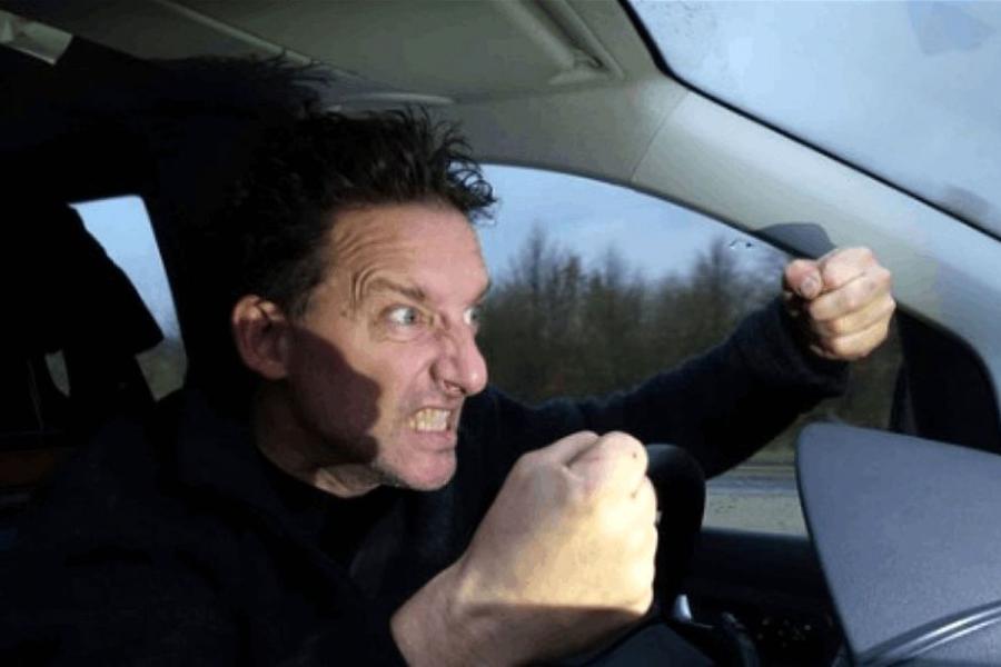 محققان دلیل عصبانیت در زمان رانندگی را اعلام کردند