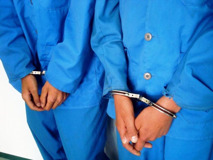 پدر و پسر قاتل به دام افتادند