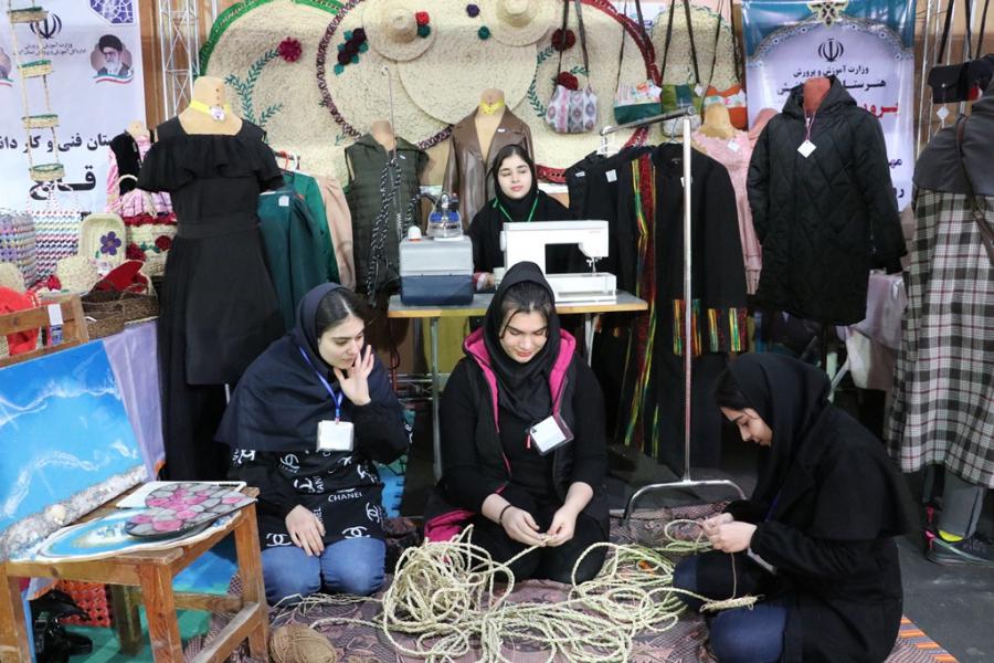 آغاز به کار اولین نمایشگاه خدمات کسب و کار در رشت/تصاویر