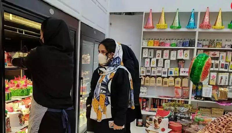 قیمت گل و شیرینی به مناسبت روز مادر نجومی شد/ افزایش تقاضا برای جعبه های نیم  کیلویی!