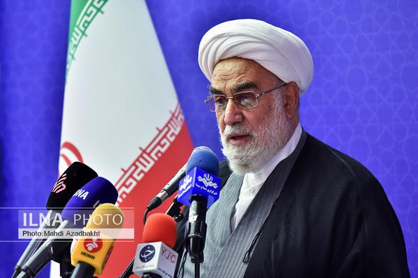  نیازمندان در کشور زیاد هستند/ توصیه‌ حضرت آقا به مسئولان، رفع مشکلات معیشتی و گرفتاری‌های مردم است